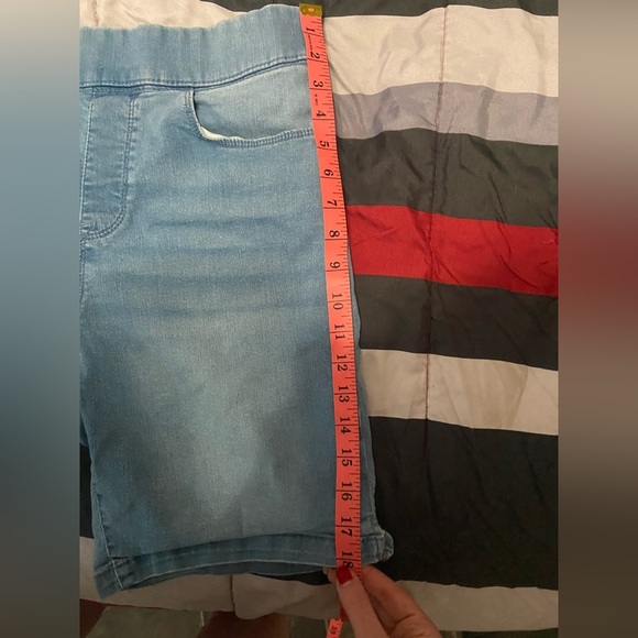 DKNY Jeans Women’s Light Wash Blue Bermuda Shorts - High Rise - Size M - Picture 8 of 11